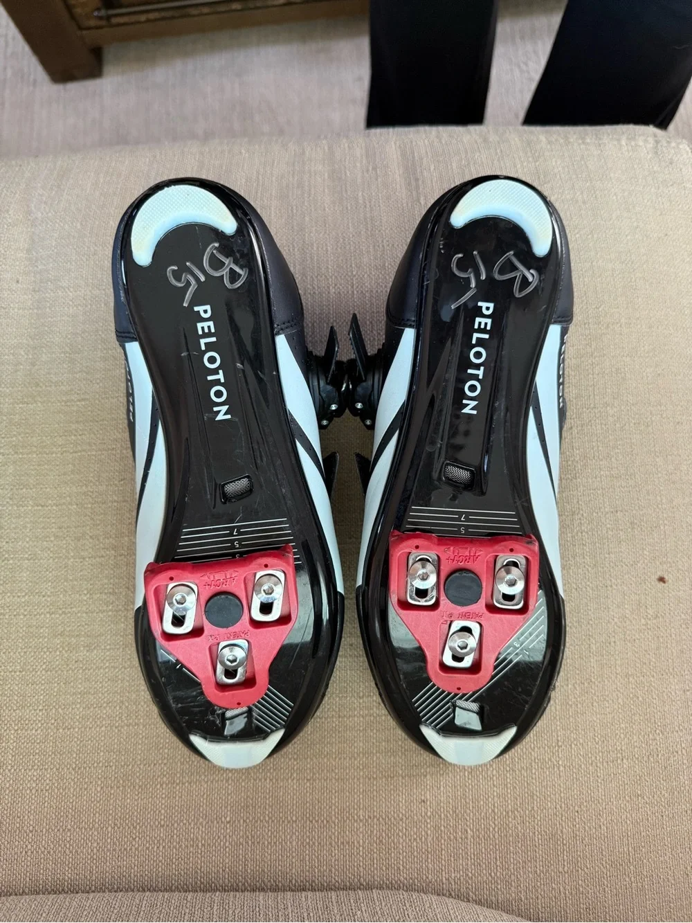 Peloton Cycling Shoes Black Red Delta Cleats Included Men's EU 43 US 10